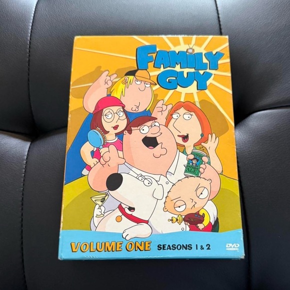 Family Guy DVD Volume 1 Seasons 1 & 2 set - Picture 1 of 4